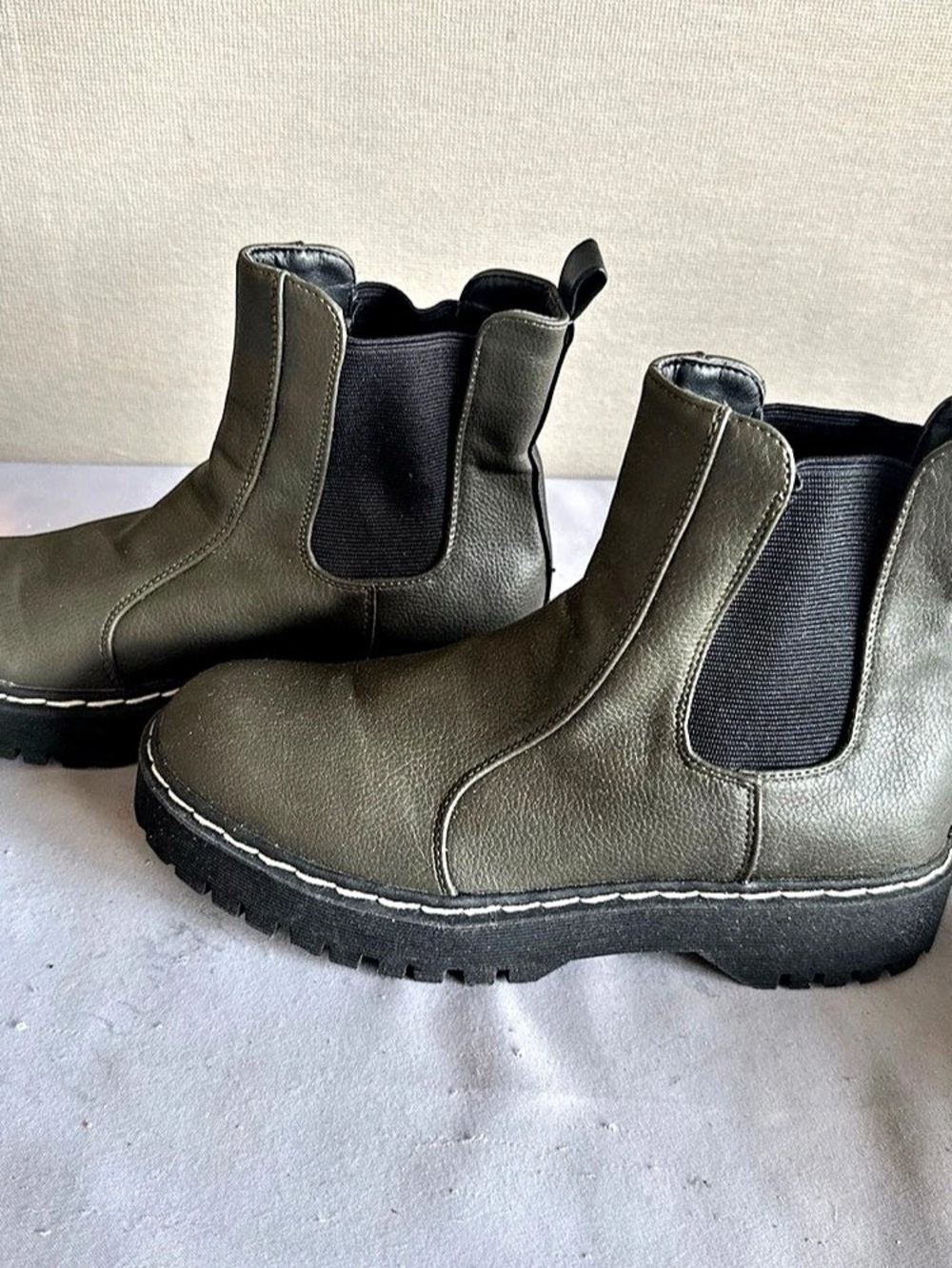 Sincerely Jules Hippie Chelsea Boot Green & Black US 6